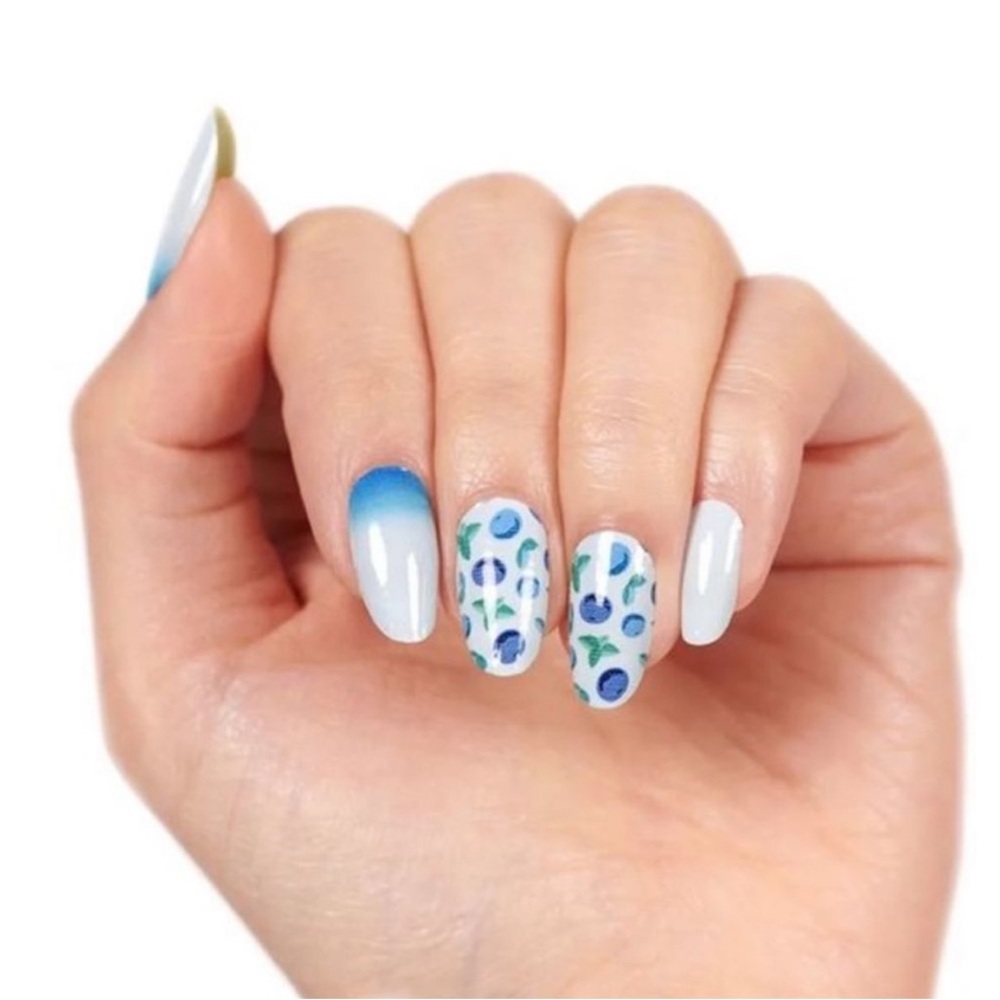 *Retired* Color Street: Berry Sweet | Pastel Blue Summer Spring Gradient Pale - Picture 7 of 11